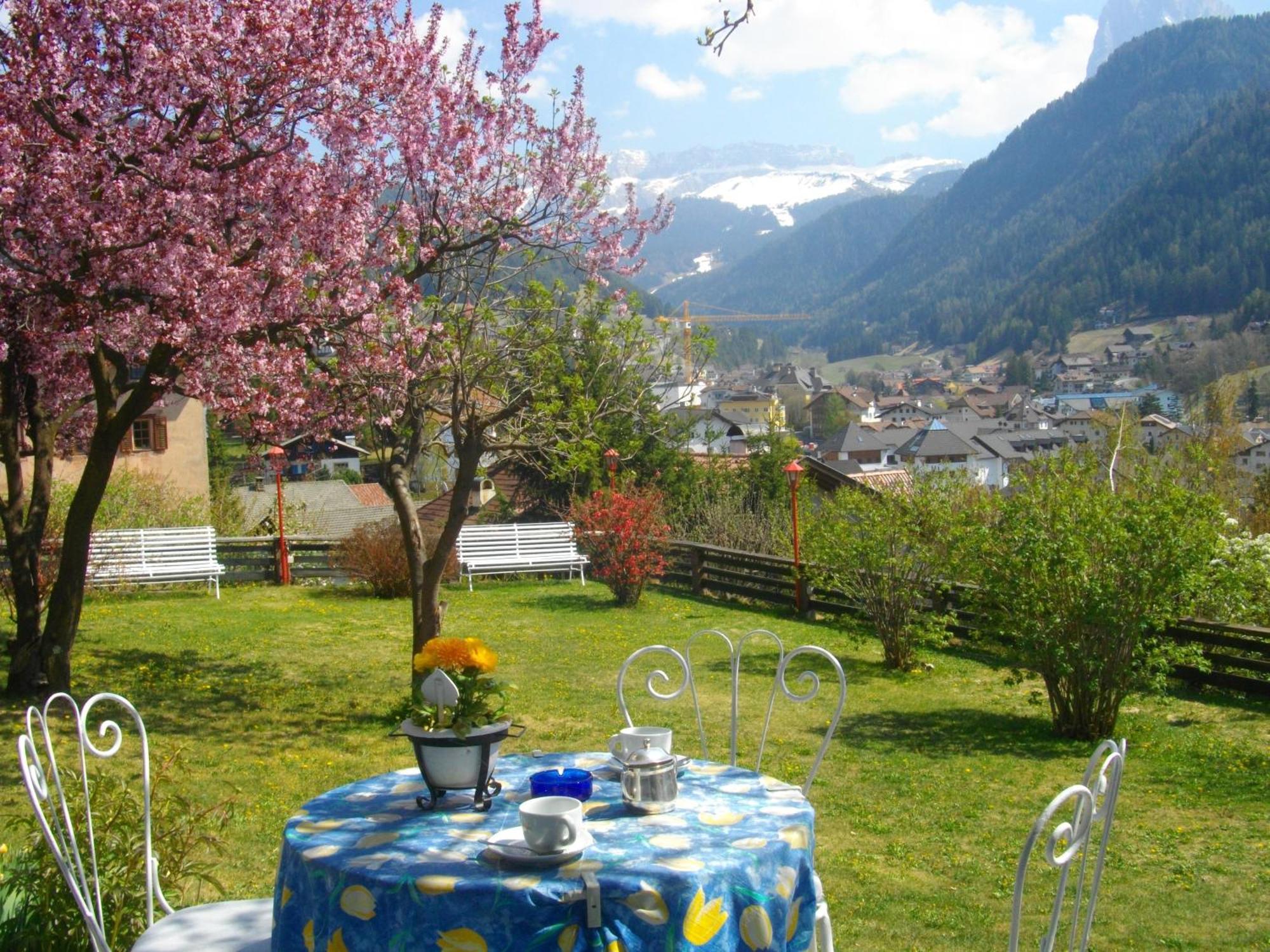 Hotel Villa Emilia Ortisei Kültér fotó
