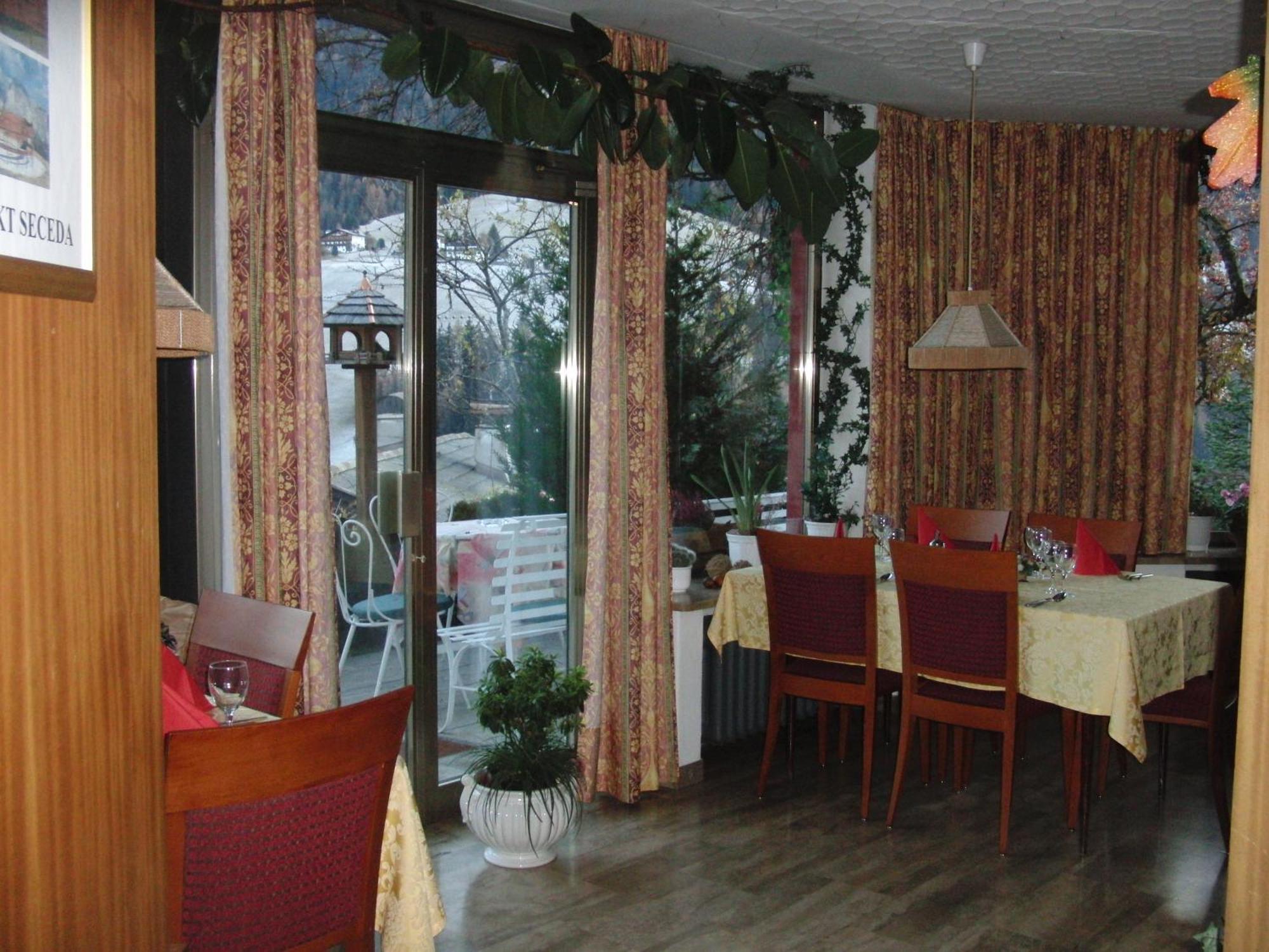Hotel Villa Emilia Ortisei Kültér fotó